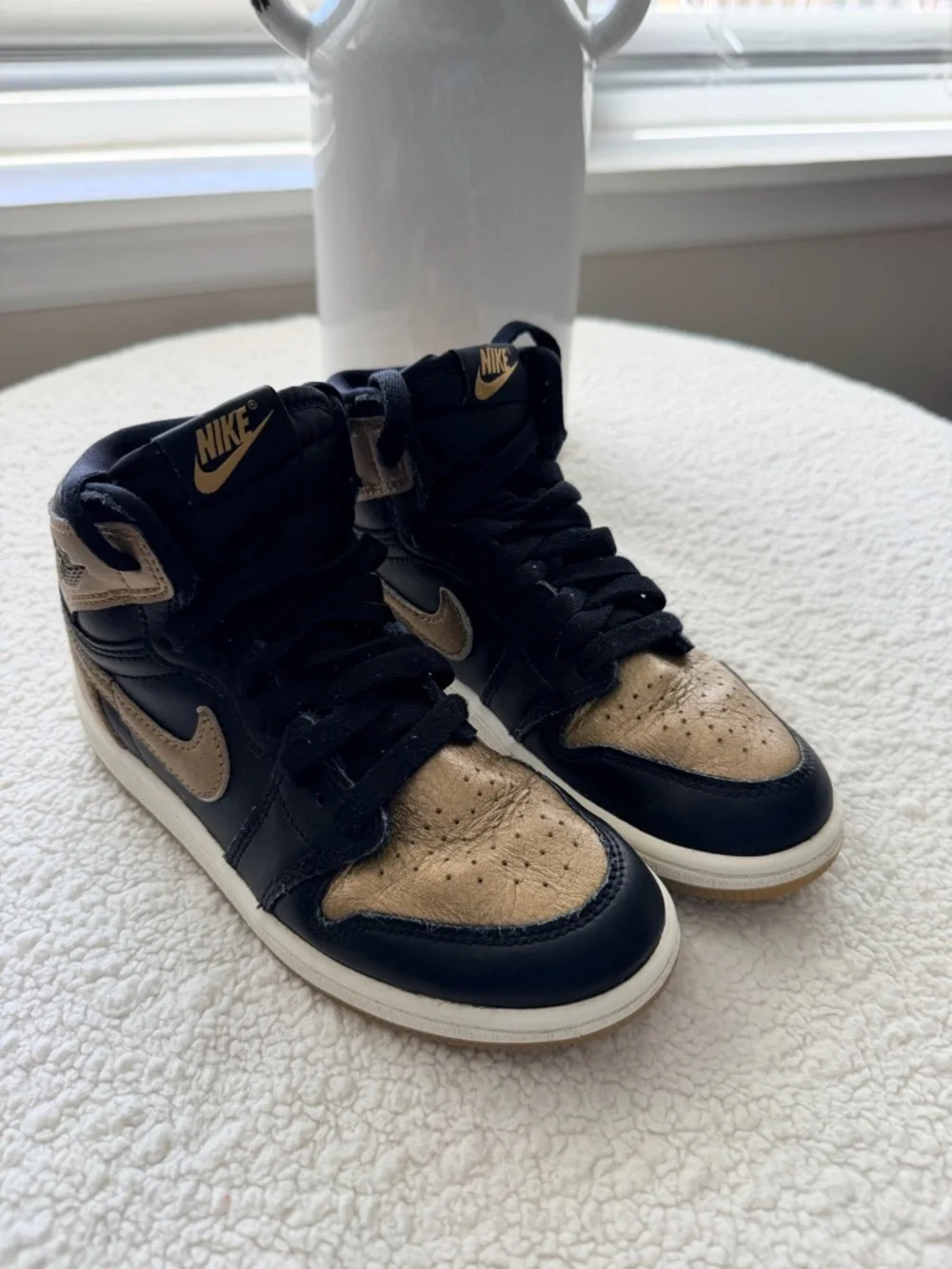 Nike Air Jordan 1 Retro OG High Black Gold Basketball Sneakers Size 1